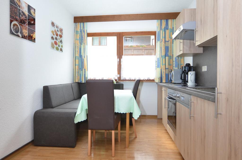 Hotel Haus Alpengruß Sölden Zimmer foto